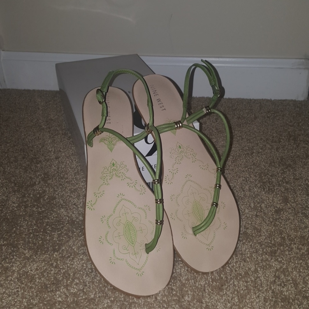 Nine West Flat Sandals Size 8